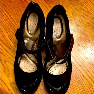 New Dex Flex sport black wedge heels